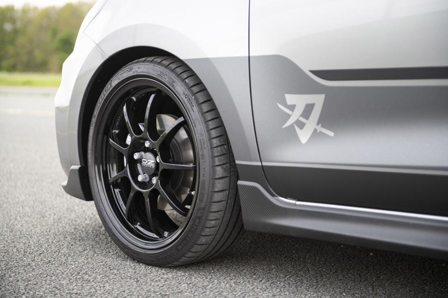 Детали экстерьера Suzuki Swift Sport Katana 2019 года  (фото 14 из 15)